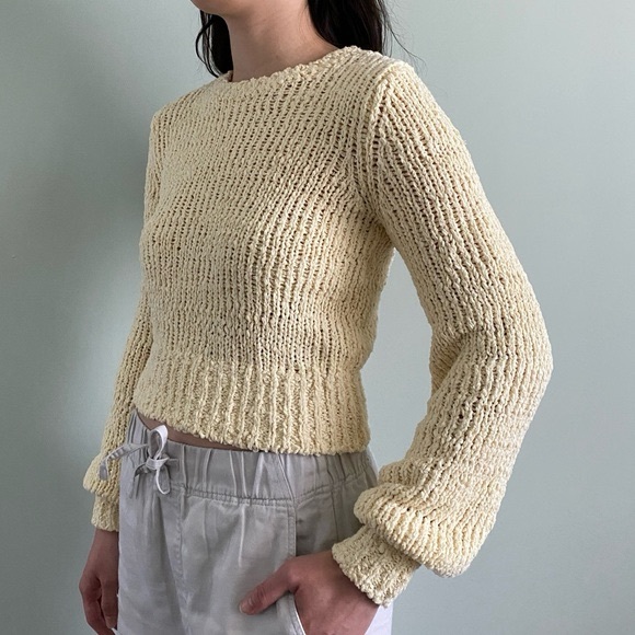 ARITZIA | SUNDAY BEST AIRY CROPPED LOOSE KNIT SWEATSHIRT BALLOON SLEEVE YELLOW - Picture 3 of 9